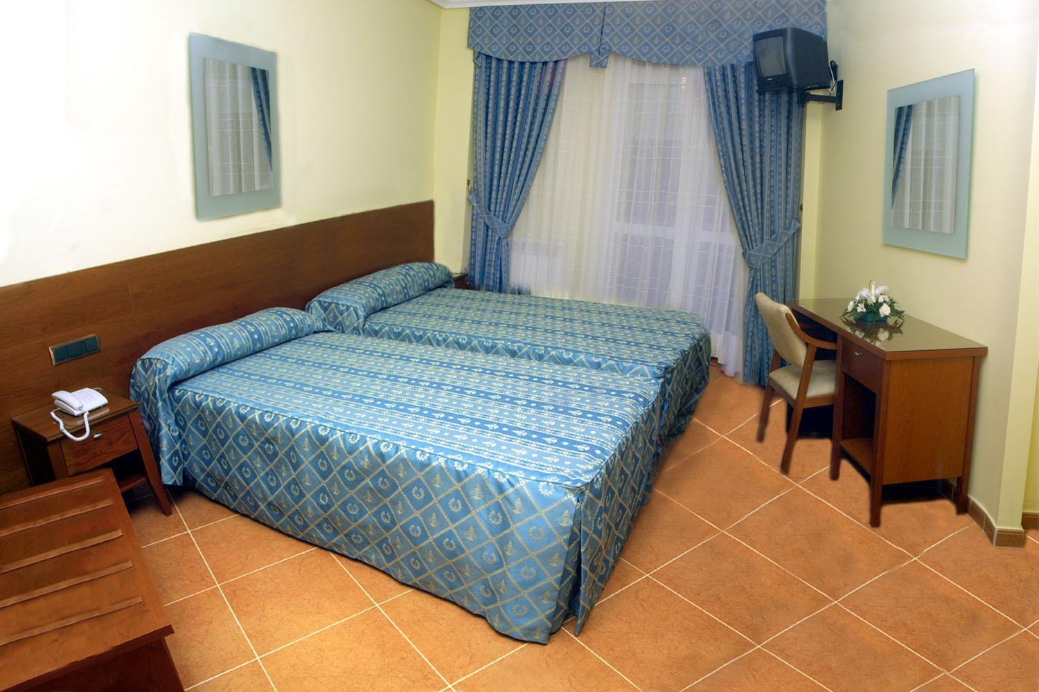 Hostal Castilla Benavente Exterior photo