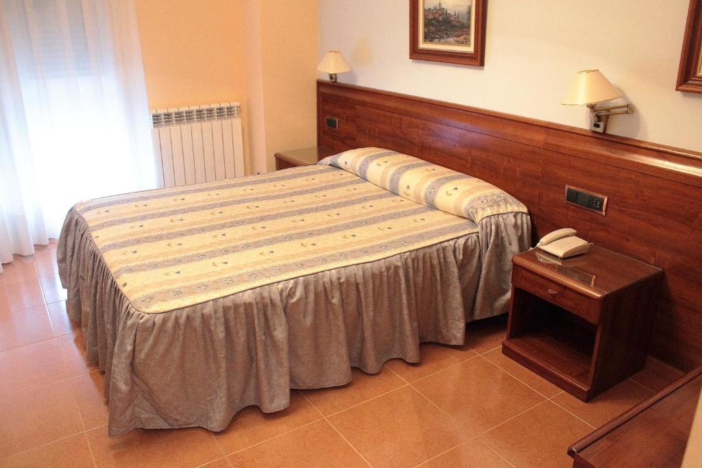Hostal Castilla Benavente Room photo