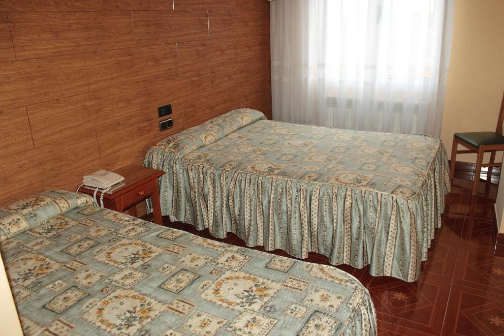 Hostal Castilla Benavente Exterior photo