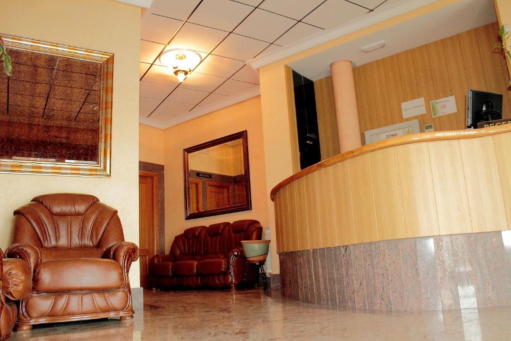 Hostal Castilla Benavente Exterior photo